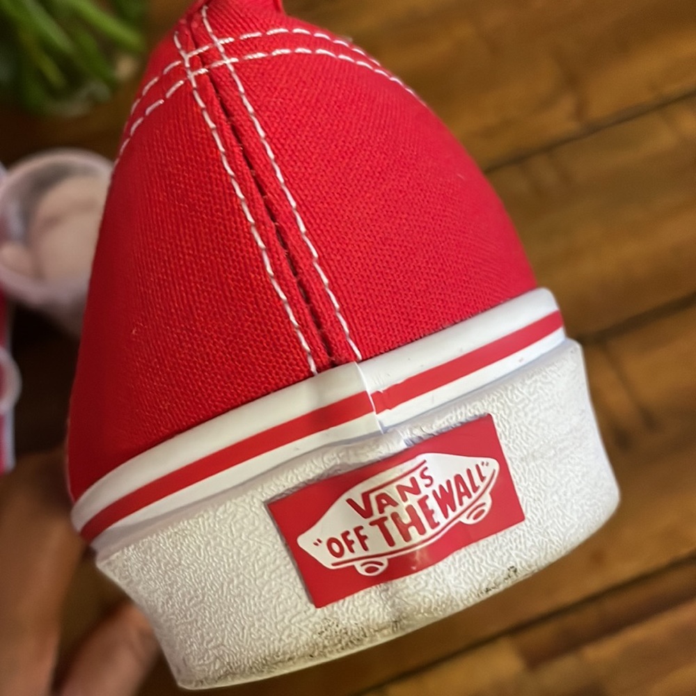 Vans - Picture 5 of 5